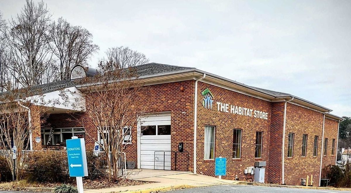 Volunteer Habitat Charlottesville Store