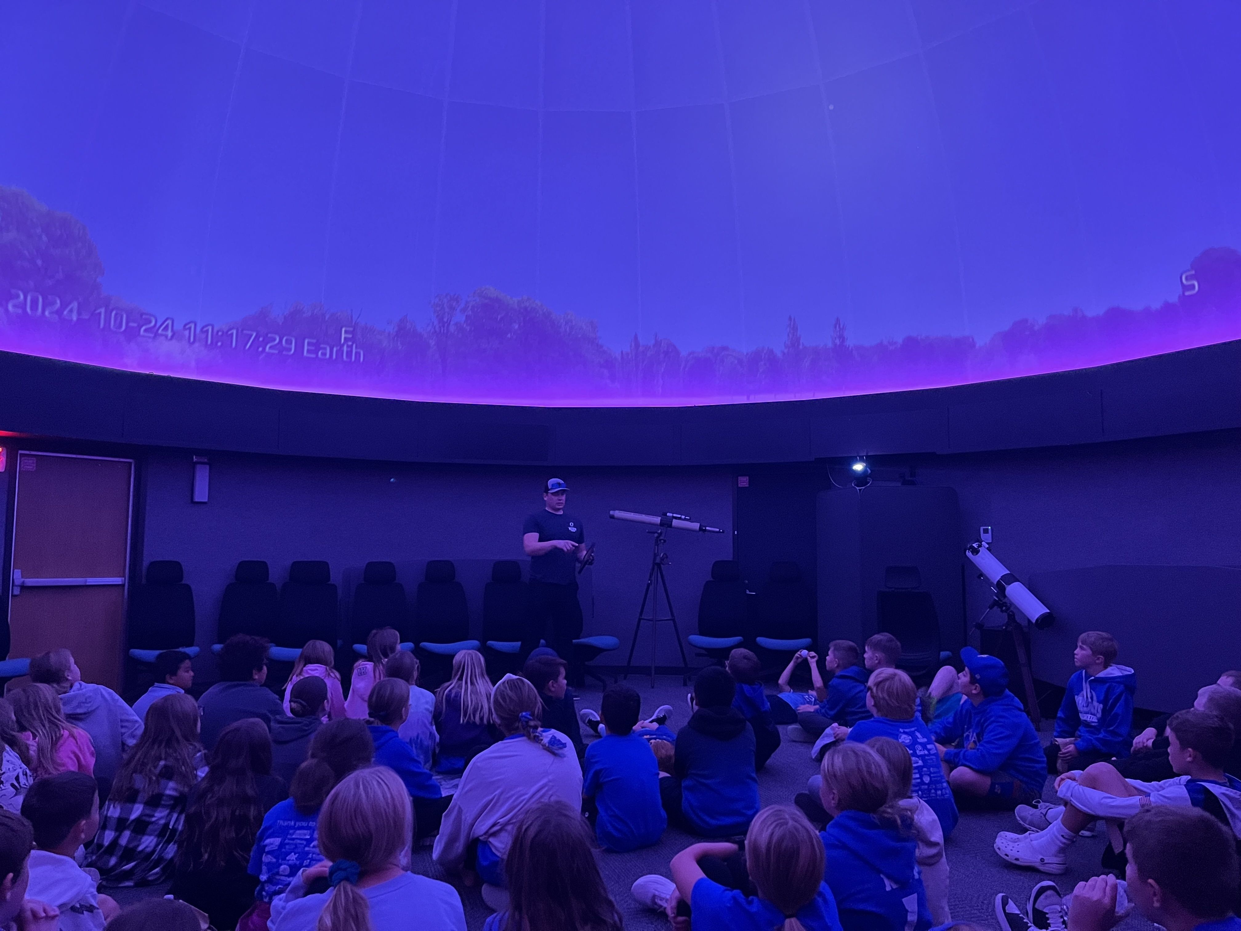 5th grade students visit UNO planetarium.