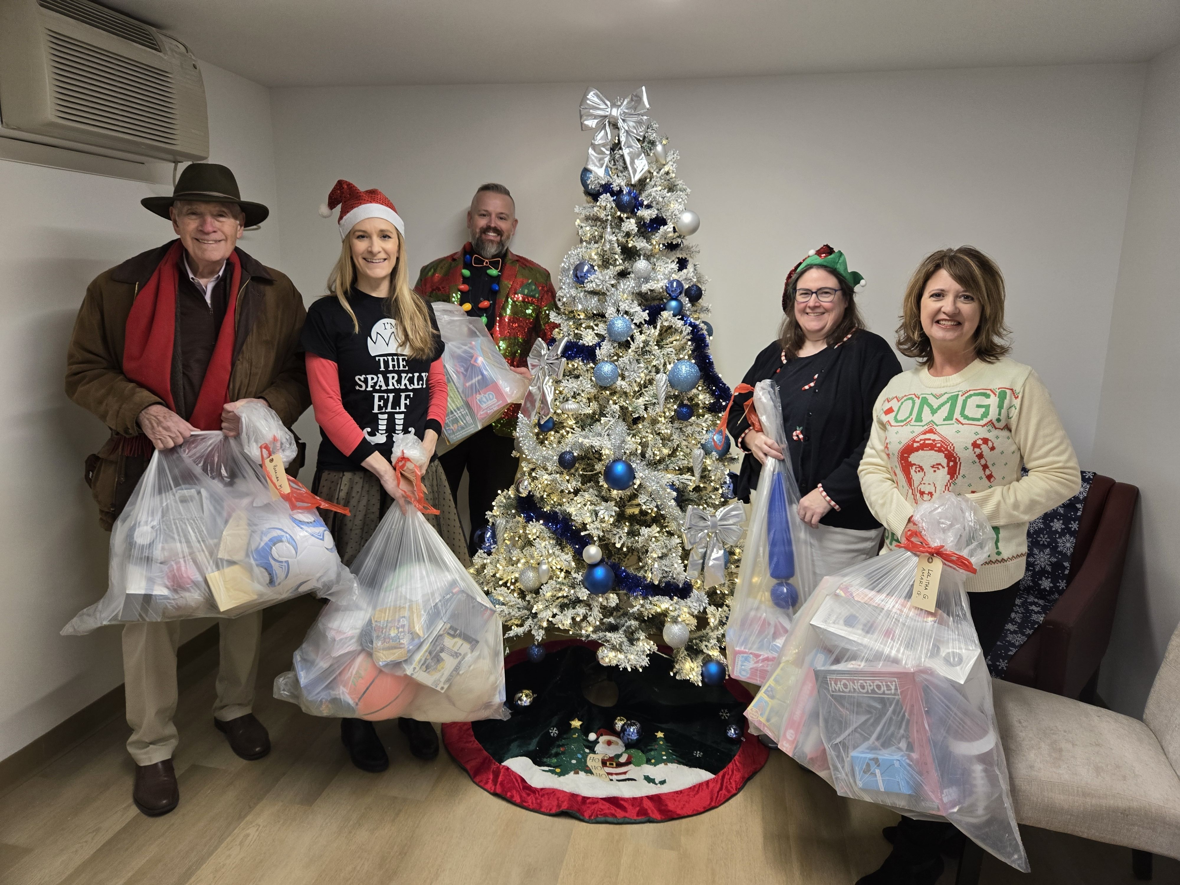 HSP Delivery of Gifts to Children Living at DuPage PADS