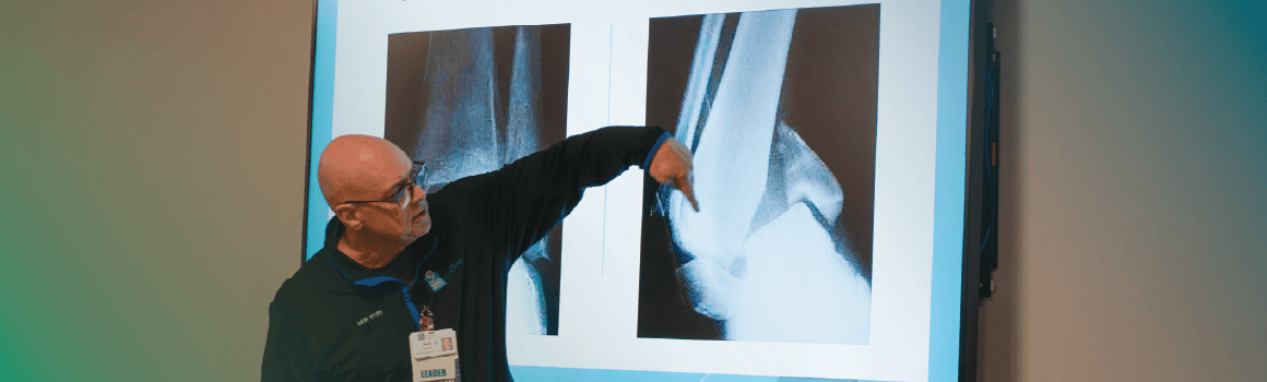 radiologist pointing to xray