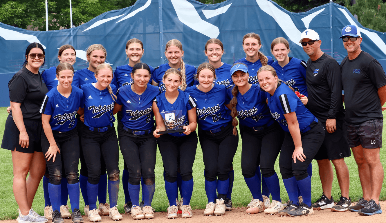 Titan softball players