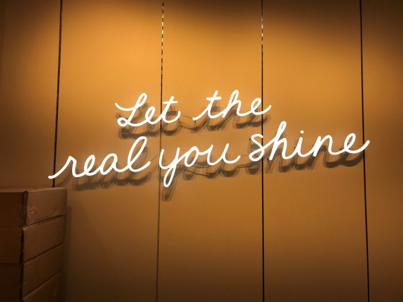 Illuminated Storefront Signs 