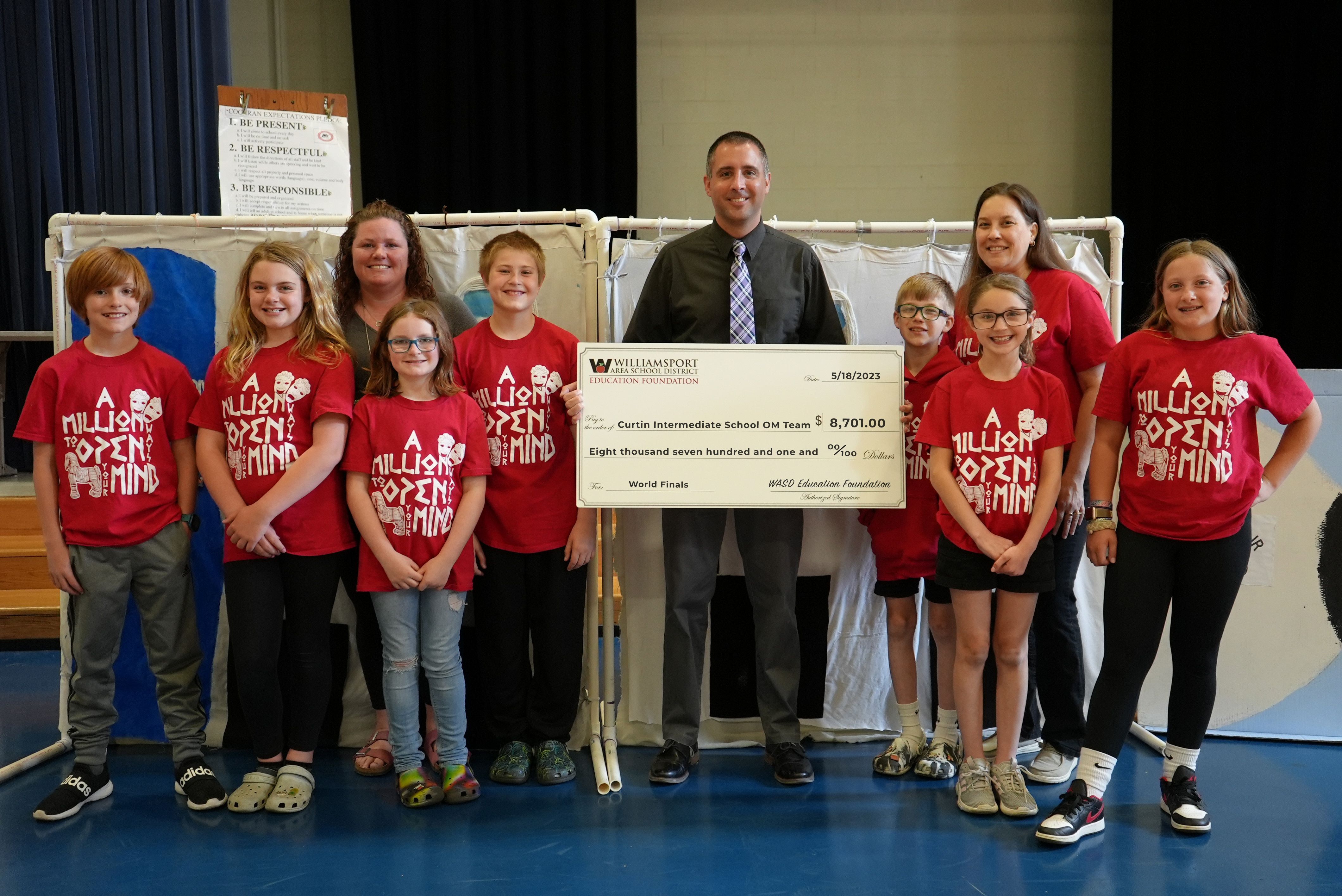 WASDEF Presents $8,701 to Curtin Intermediate OM Team Headed to the World Finals