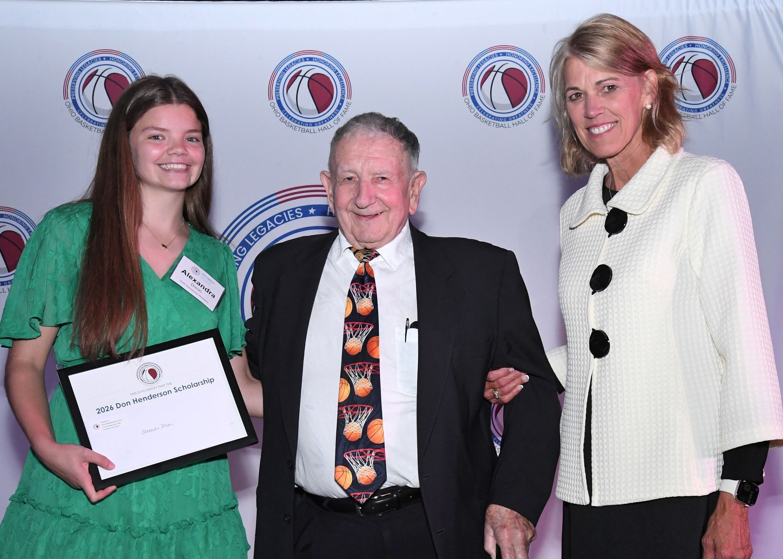 Alexandra Dixon receives Don Henderson Scholarship