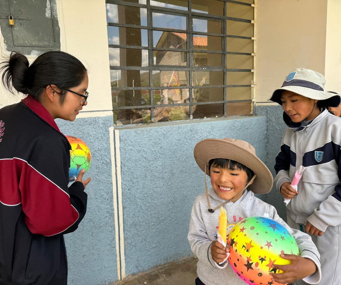 Students from "Cristo Rey" Institute, Cusco, bring joy to rural communities with over 500 toys