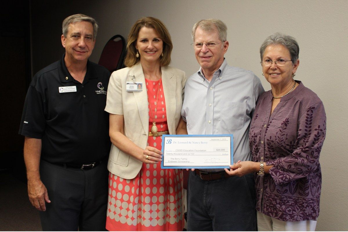Dr. Leonard & Mayor Nancy Berry Endow Scholarship with Foundation
