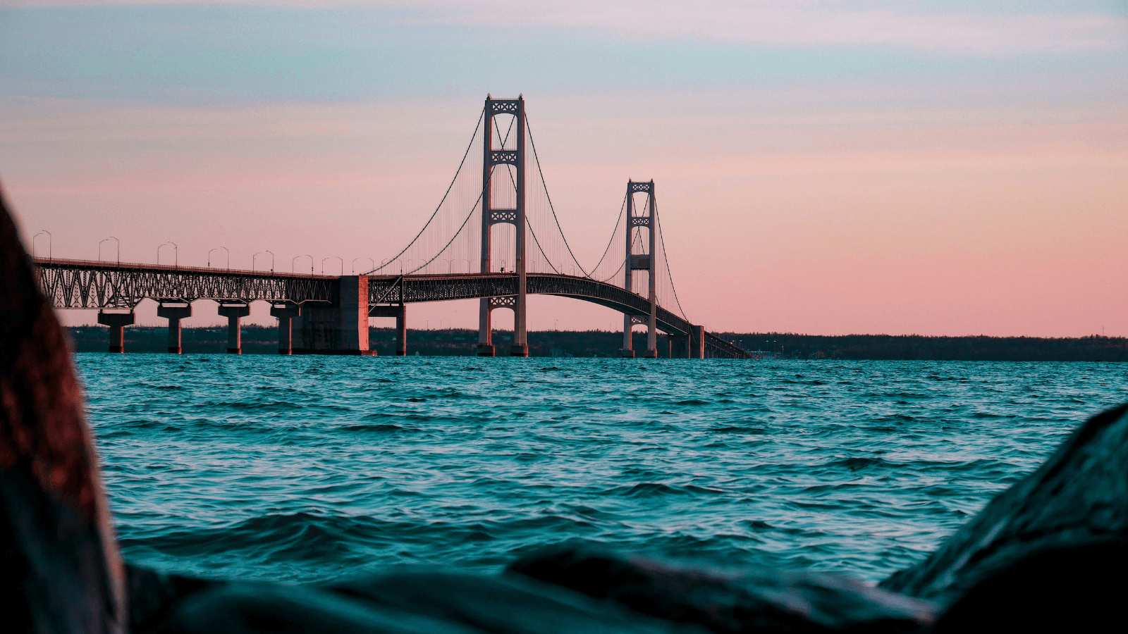 Photo of the Mackinac Bridge at sunset
