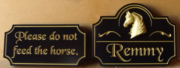 P25417 - Elegant Horse Stall Sign with Golden (24K Gold Gilt) Horse Head and Sign "Do Not Feed Horse"