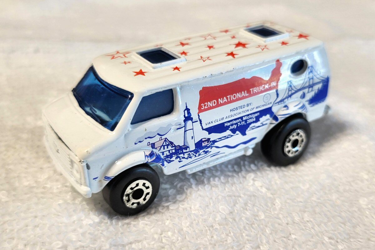 32nd Nationals Souvenir Van - 1:64 scale