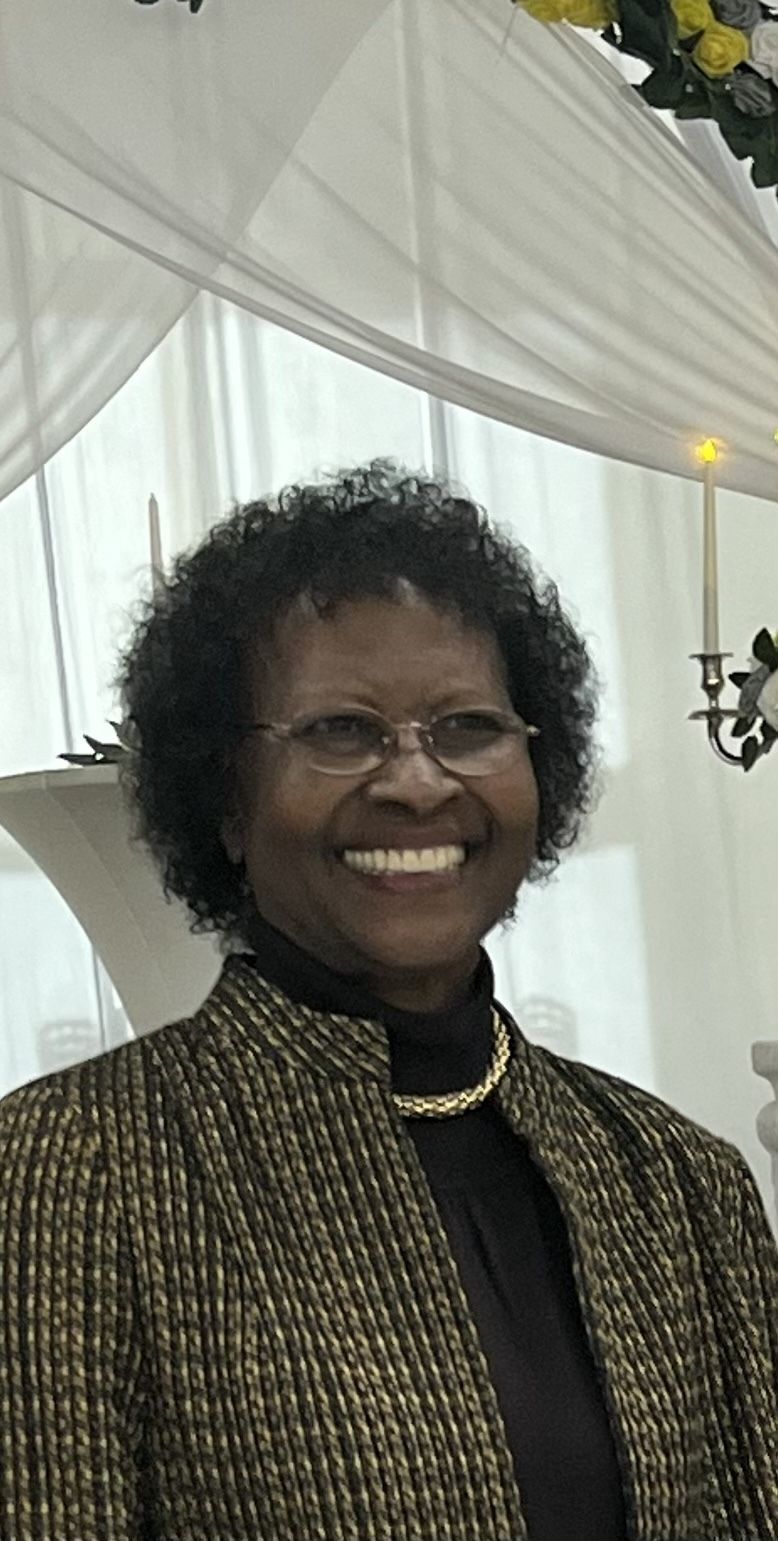 Delores J Green