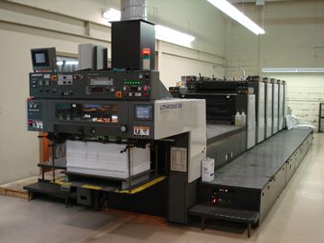 Komori L528 with Aqueous Coater (5 Color, 20 x 28)