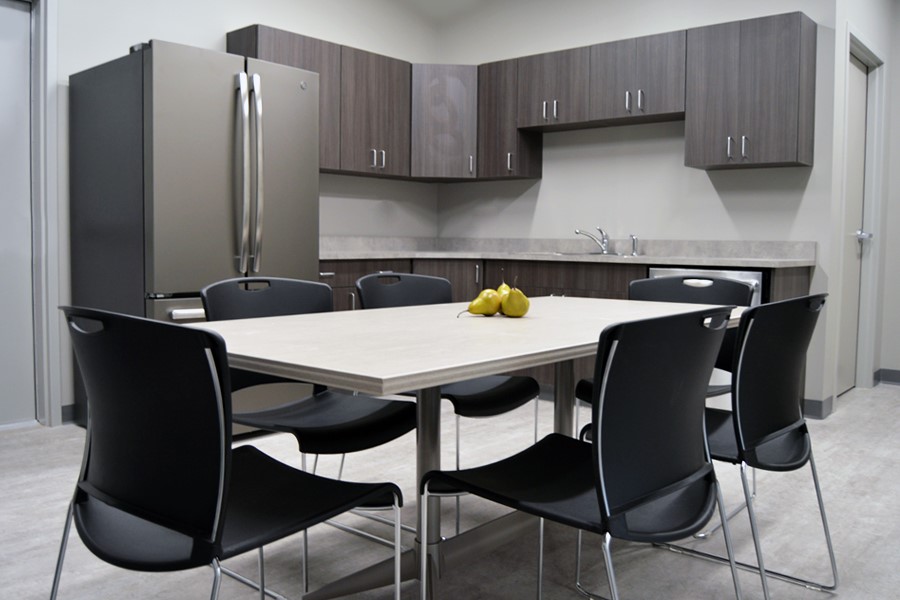 eakes office furniture