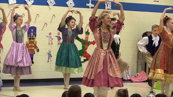 Backstage at the Ballet visits Lakeview Elementary