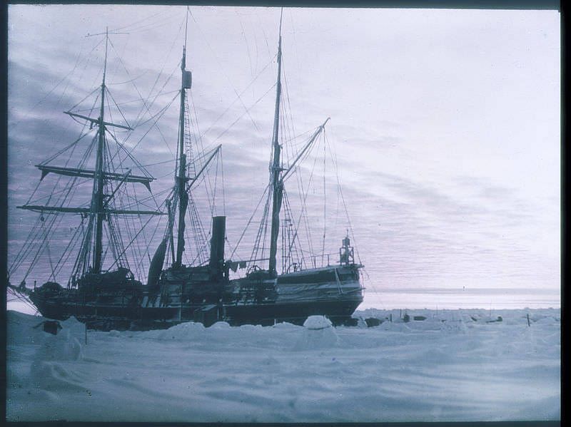 Antarctic scenes 4