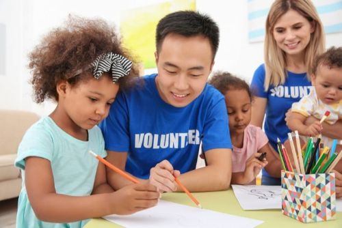 How Volunteering Helps Your Mental and Physical Health