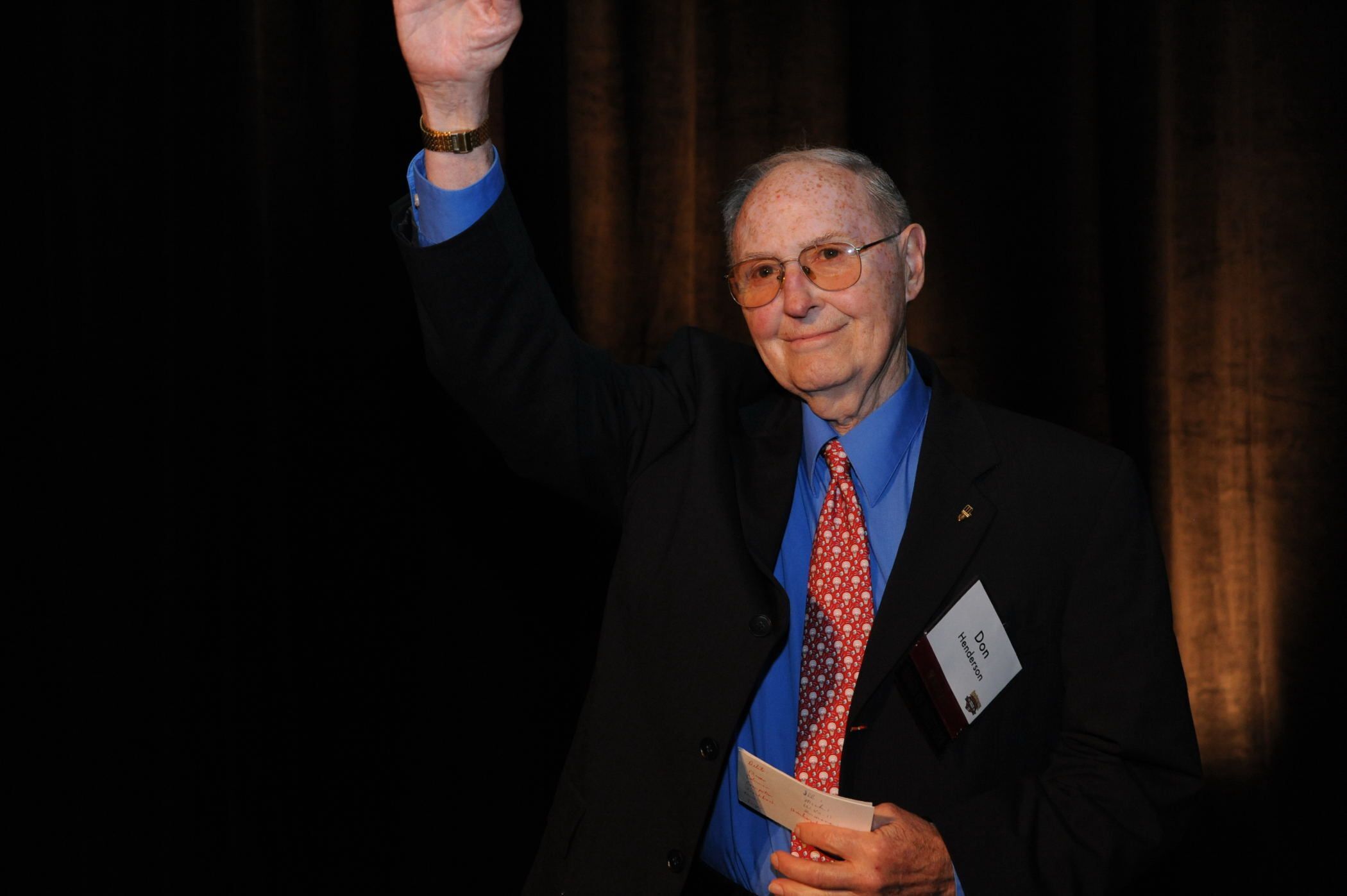 Don Henderson acknowledging crowd