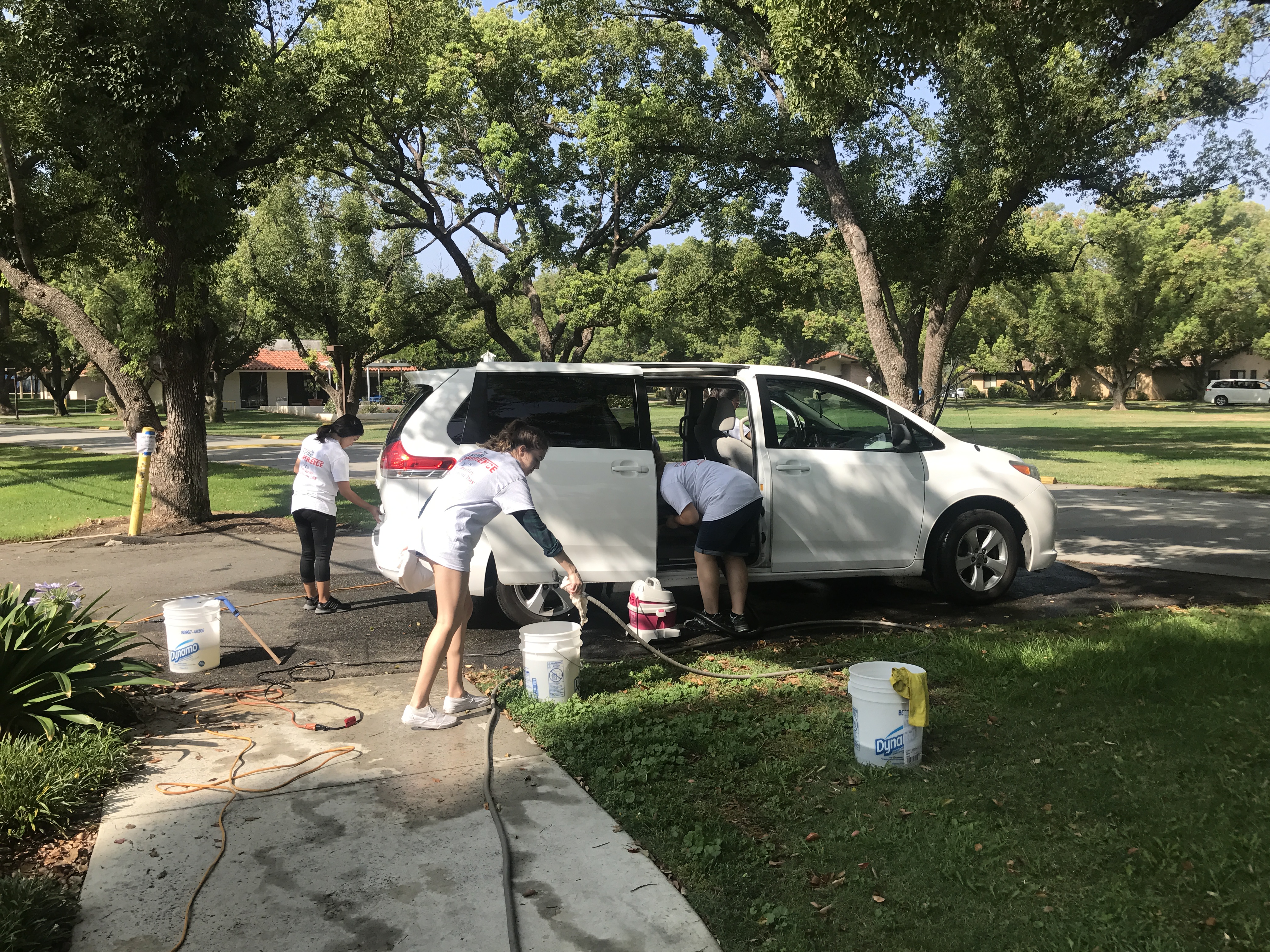 University of La Verne FLEX Students Volunteer at David & Margaret