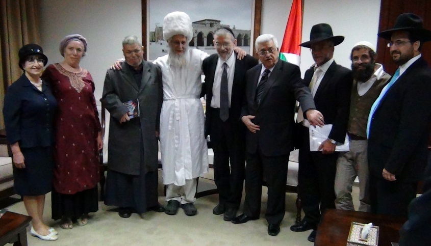 Rabbi Froman and fellow settlers